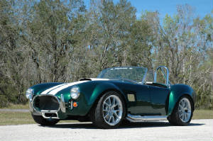 jaguar-racing-green-with-arctic-white-stripes.jpg